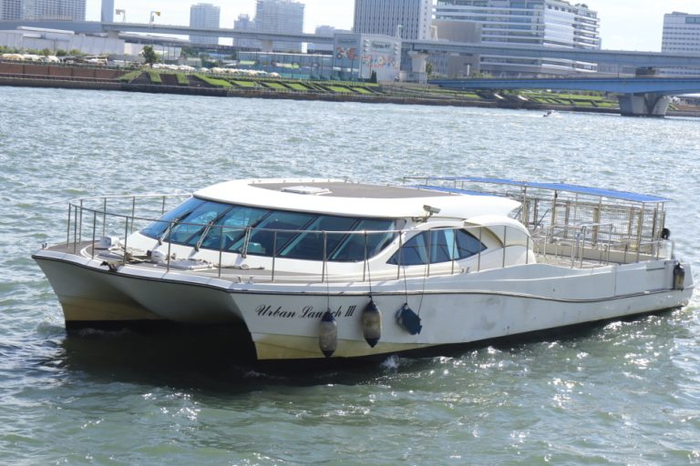 水上バス　アーバンランチ